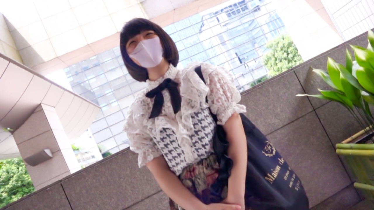 《爆裂注意》平賀ゆい史上もっとも超絶変態なな美脚映像が解禁！限界突破間違いなしの！素人、ハメ撮り、女子大生といったマニアックな要素から王道美乳まで、ドキドキのお泊まりでがっつり理性を飛ばす！[326KSS-012]