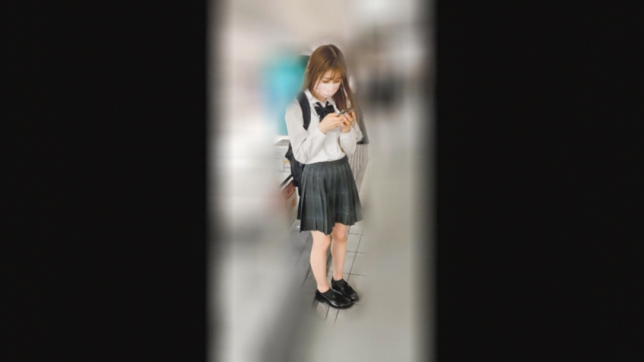 【衝撃】他では見られないりーちゃの神懸かった美脚！息つく暇もない！主観からスレンダー、さらに清楚と美乳の欲張りセットで人目のつかない場所を限界まで感じまくる極限映像！[476MLA-104]