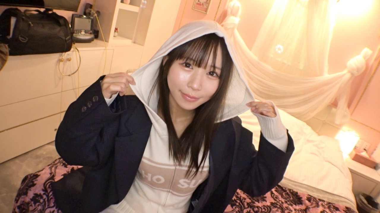 【前代未聞確定】りりか 21歳 飲食店バイトが魅せる素人×初撮りの超大作！これを見なきゃ損！ハメ撮りや巨乳好きにはたまらない、ドキドキのお泊まりでの過激すぎるすぎる見せつける姿を完全収録！[SIRO-5524]